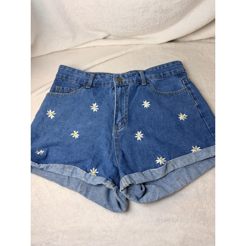 Daisy Embroidered Denim Shorts Blue Cuffed Jean Shorts Size L (US 8/10) SHEIN